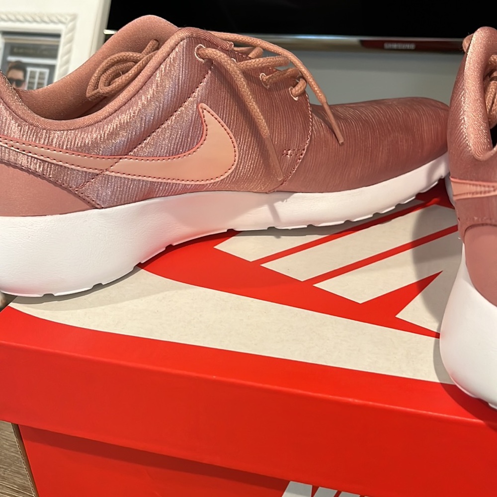 Nike Rust Pink Sneakers - Picture 6 of 8